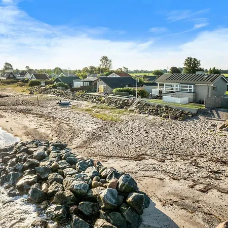 Diderik - 5m From The Sea By Interhome Vakantiehuis *